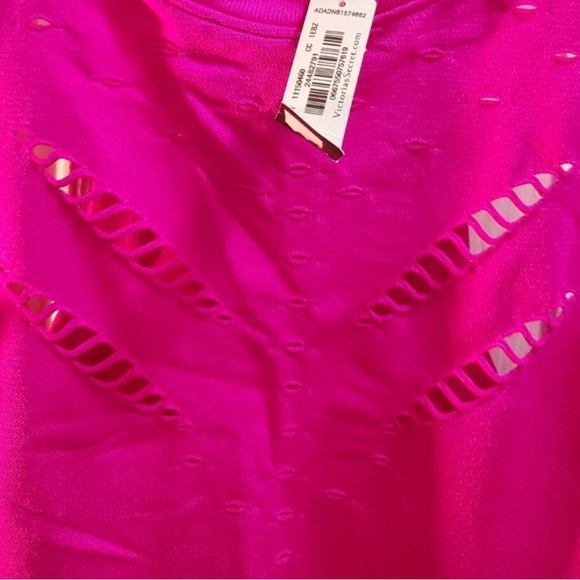 New Victoria’s Secret sport top - Picture 5 of 9